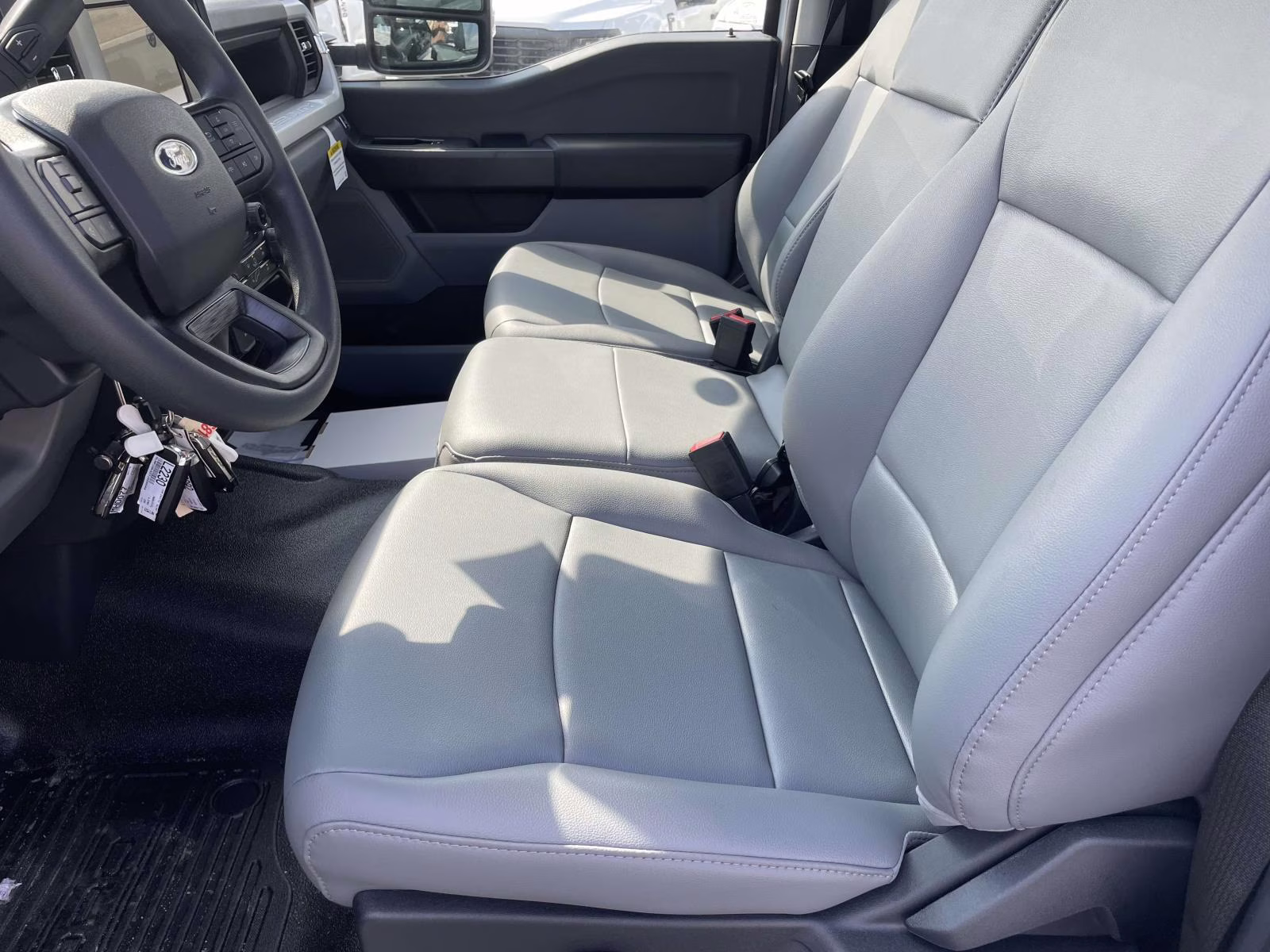 2026 Oxford White Ford Super Duty F-450 DRW XL RWD Chassis