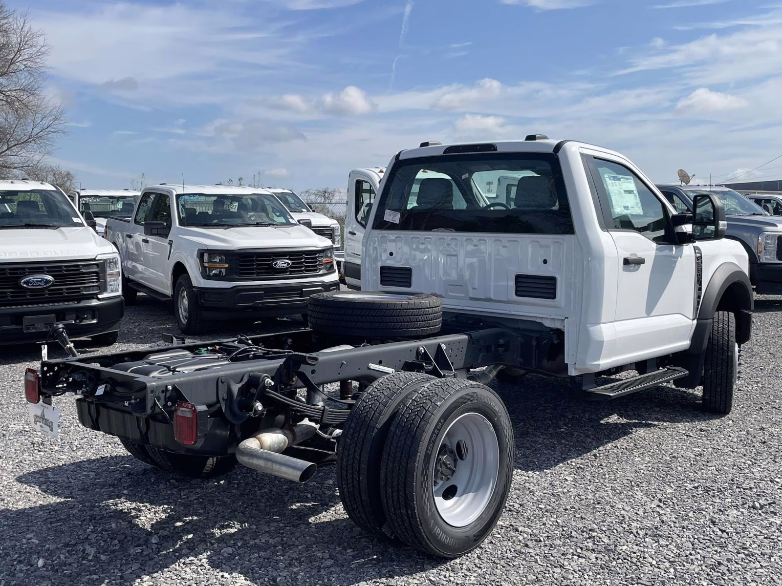 2026 Oxford White Ford Super Duty F-550 DRW XL RWD Chassis