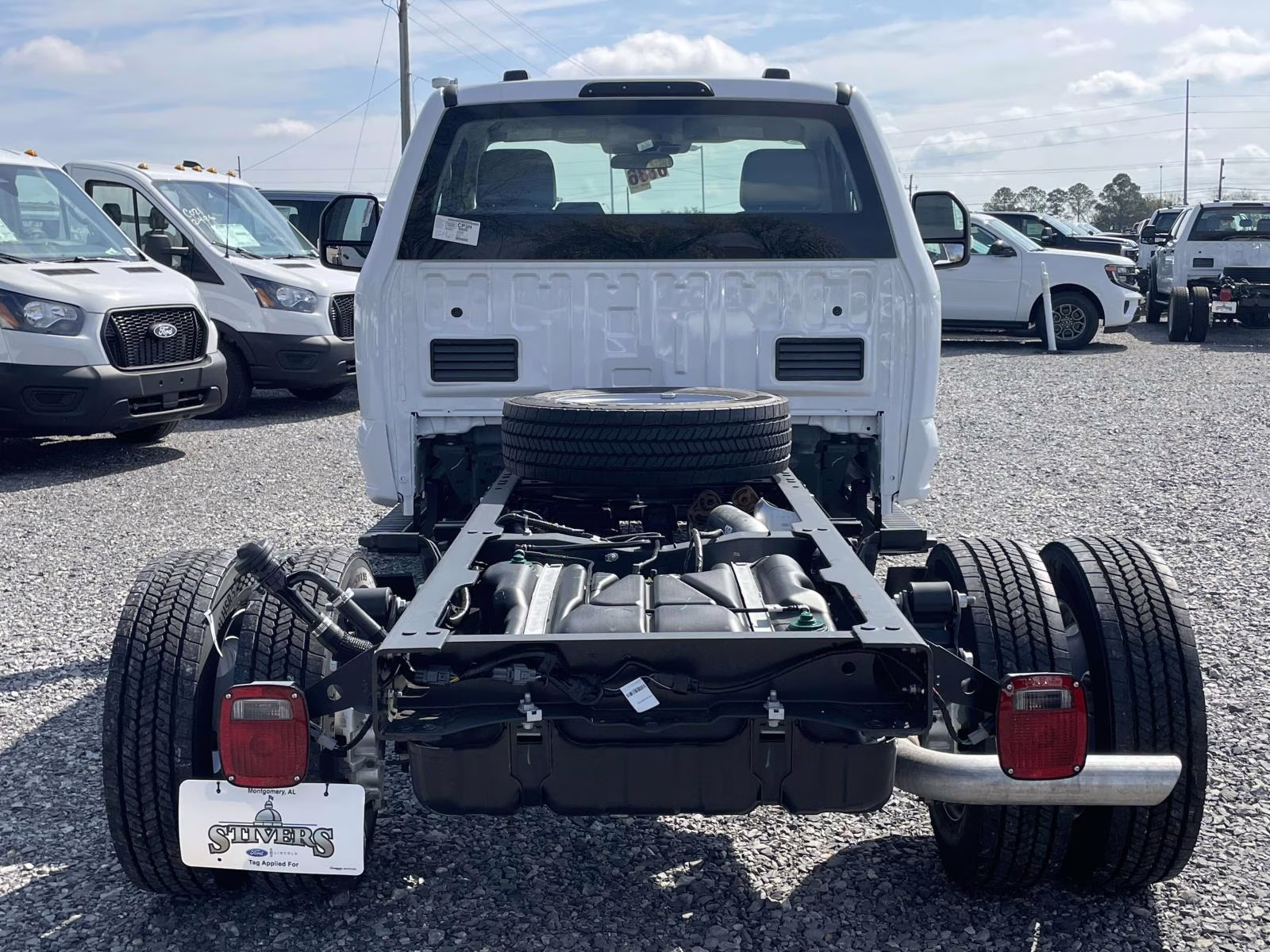 2026 Oxford White Ford Super Duty F-550 DRW XL 4X4 Chassis