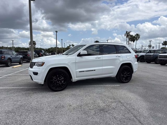 2022 Bright White Clearcoat Jeep Grand Cherokee WK Laredo X RWD SUV