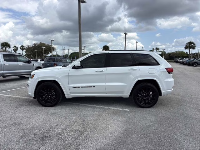 2022 Bright White Clearcoat Jeep Grand Cherokee WK Laredo X RWD SUV