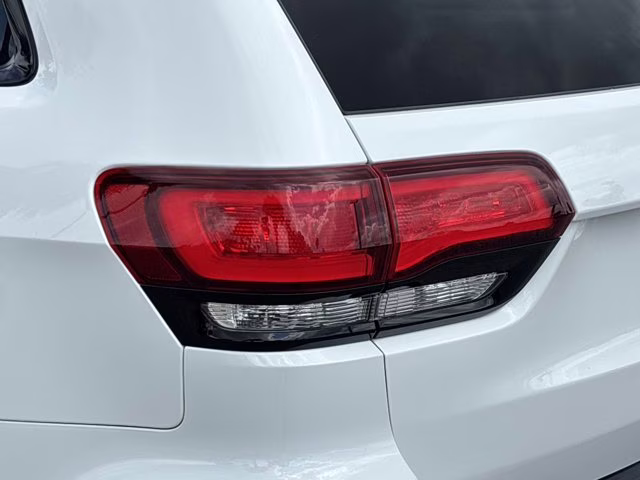 2022 Bright White Clearcoat Jeep Grand Cherokee WK Laredo X RWD SUV