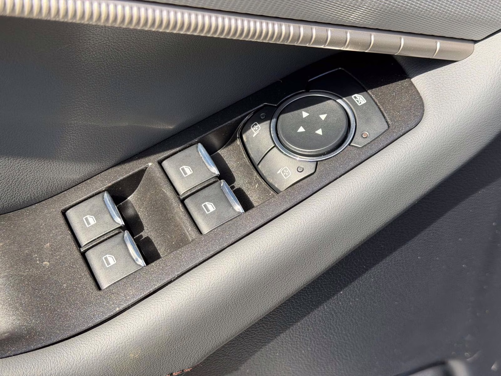 2026 White Ford Explorer Active 4X4 SUV