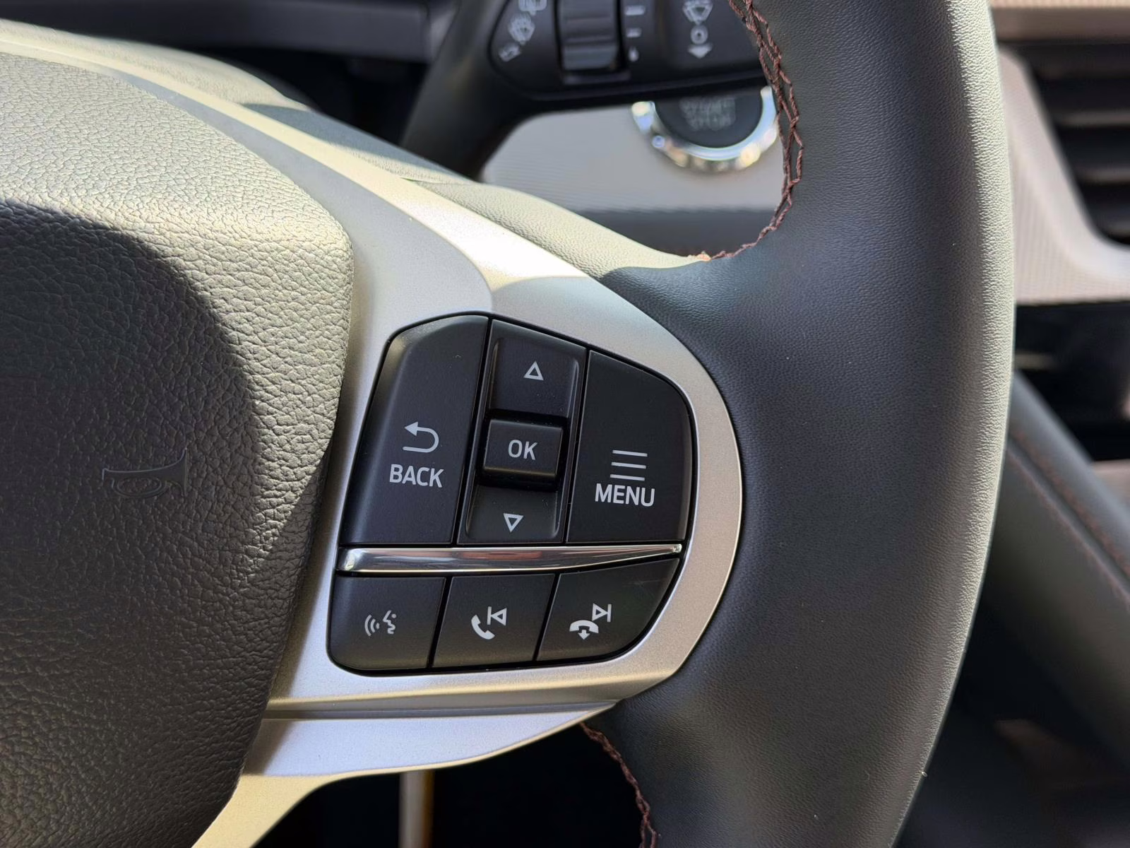 2026 Black Ford Explorer Active 4X4 SUV