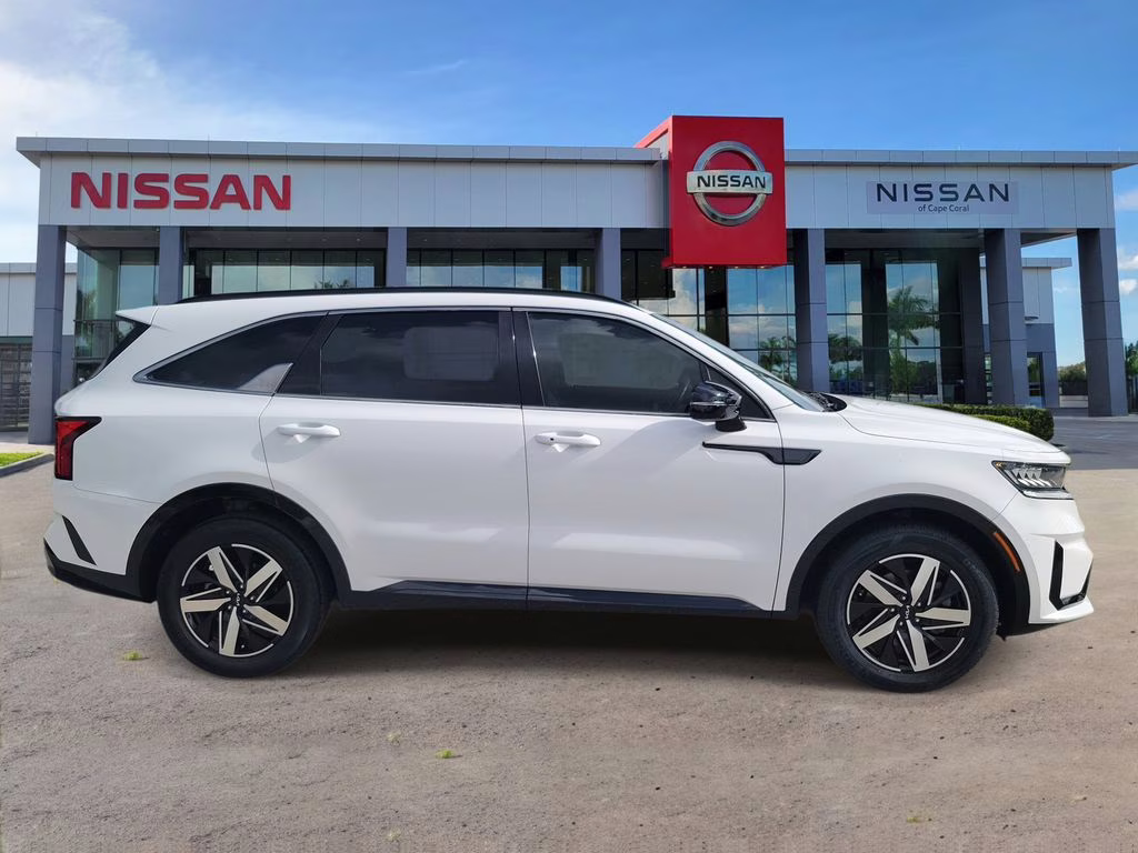 2023 Glacial White Pearl Kia Sorento S FWD SUV