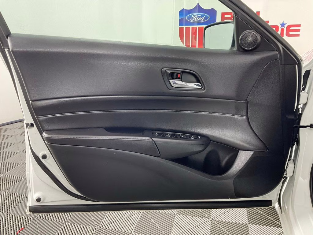 2014 White Acura ILX 2.0L FWD Sedan