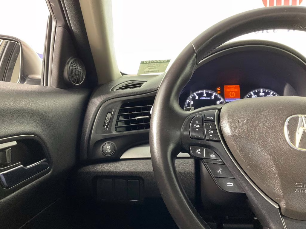 2014 White Acura ILX 2.0L FWD Sedan