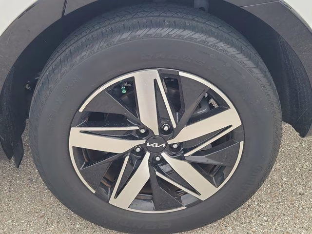 2023 Glacial White Pearl Kia Sorento S FWD SUV