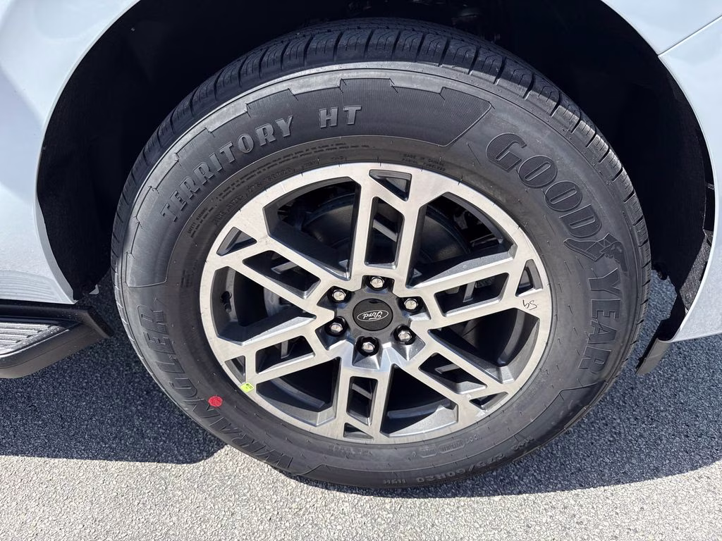 2026 Silver Metallic Ford Expedition Max Active RWD SUV