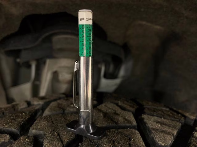 2018 White Knuckle Clearcoat Dodge Durango R/T AWD SUV