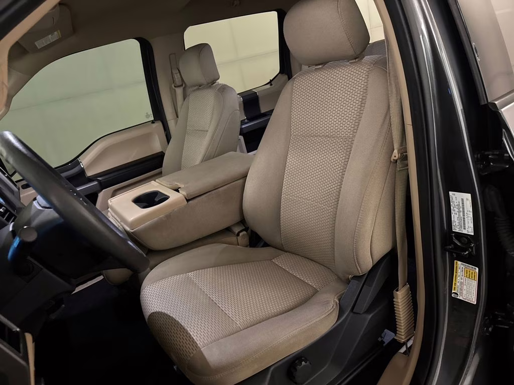 2020 Magnetic Metallic Ford F-150 XLT RWD Truck