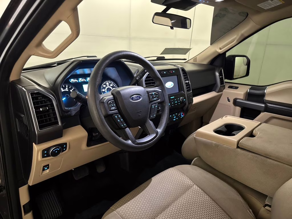 2020 Magnetic Metallic Ford F-150 XLT RWD Truck