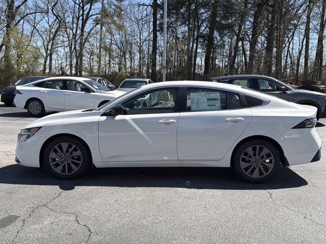 2026 Aspen White Tricoat Nissan Sentra SL FWD Sedan
