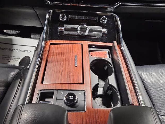 2023 Infinite Black Metallic Clearcoat Lincoln Navigator L Reserve 4X4 SUV