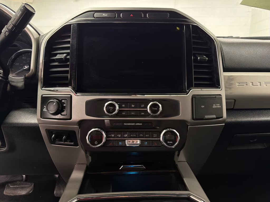 2022 White Metallic Ford Super Duty F-250 SRW Lariat 4X4 Truck