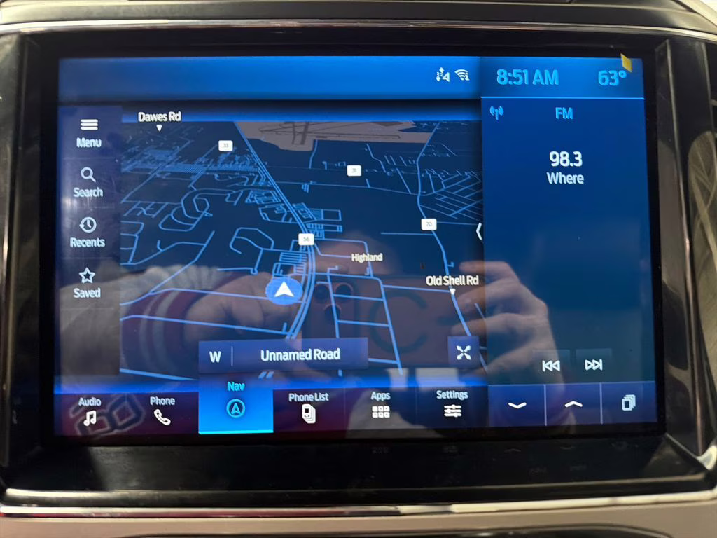 2022 White Metallic Ford Super Duty F-250 SRW Lariat 4X4 Truck