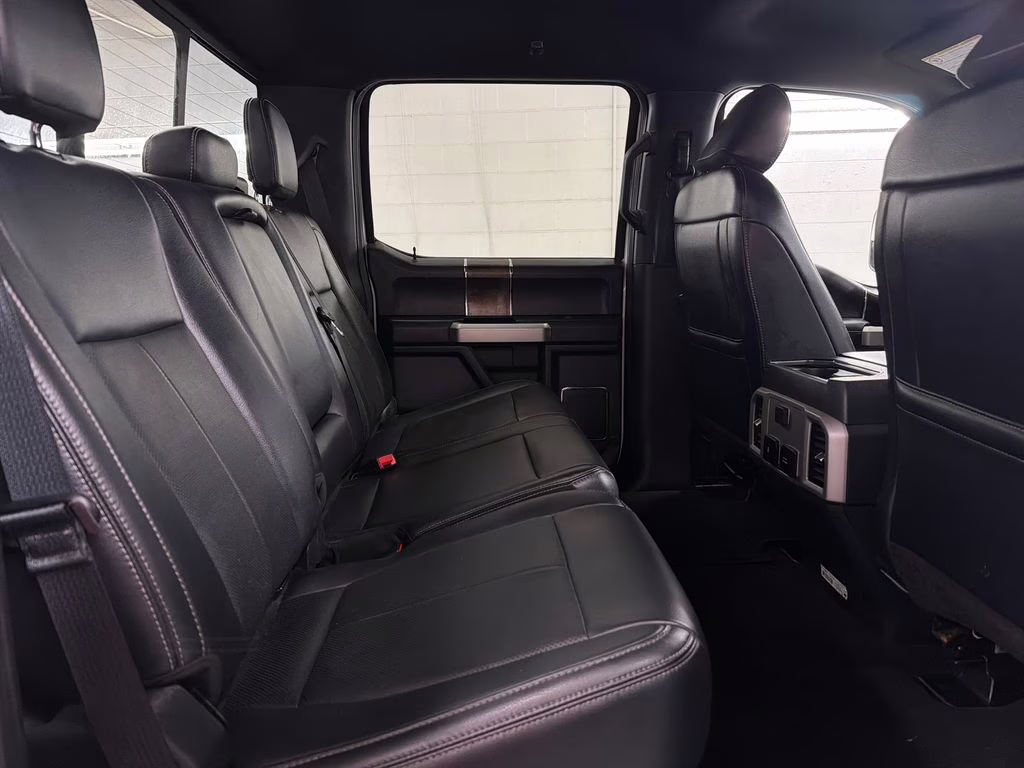 2022 White Metallic Ford Super Duty F-250 SRW Lariat 4X4 Truck