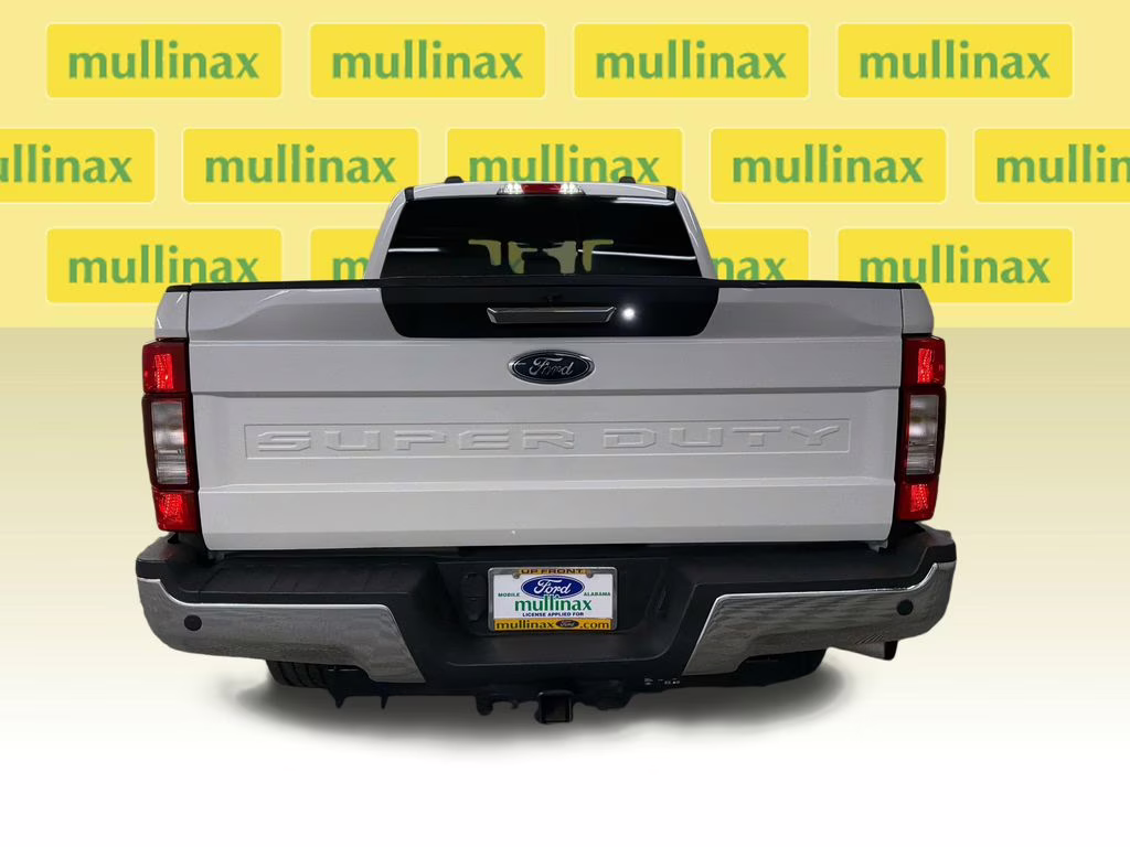 2022 White Metallic Ford Super Duty F-250 SRW Lariat 4X4 Truck