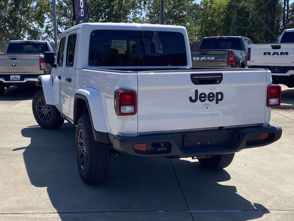 2026 Bright White Clearcoat Jeep Gladiator Sport S 4X4 Truck