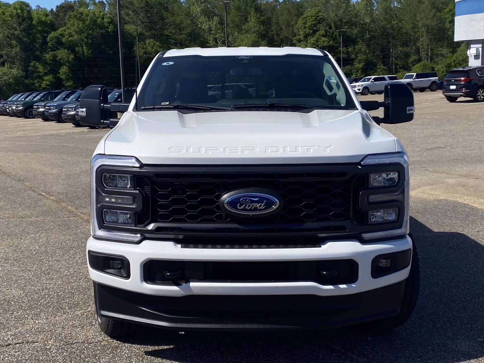 2024 White Metallic Ford F-250SD Lariat 4X4 Truck