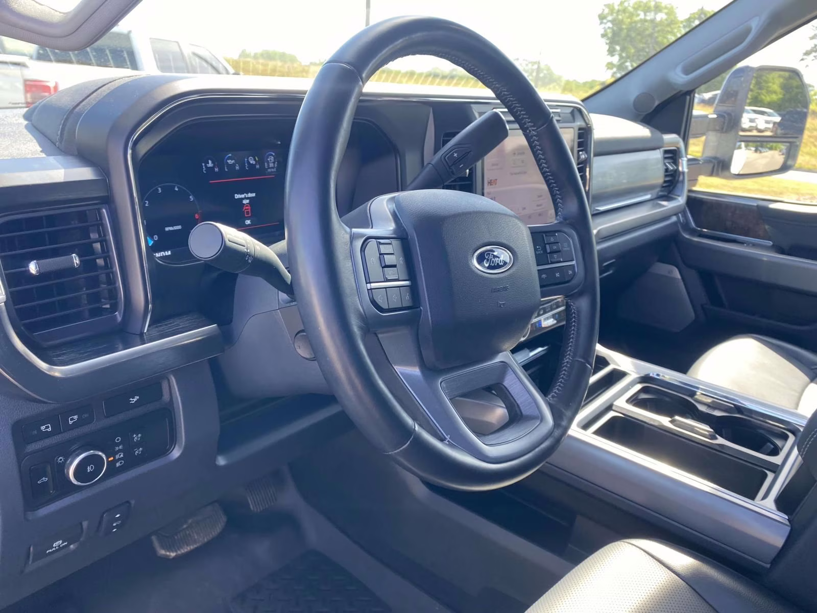 2024 White Metallic Ford Super Duty F-250 SRW Lariat 4X4 Truck