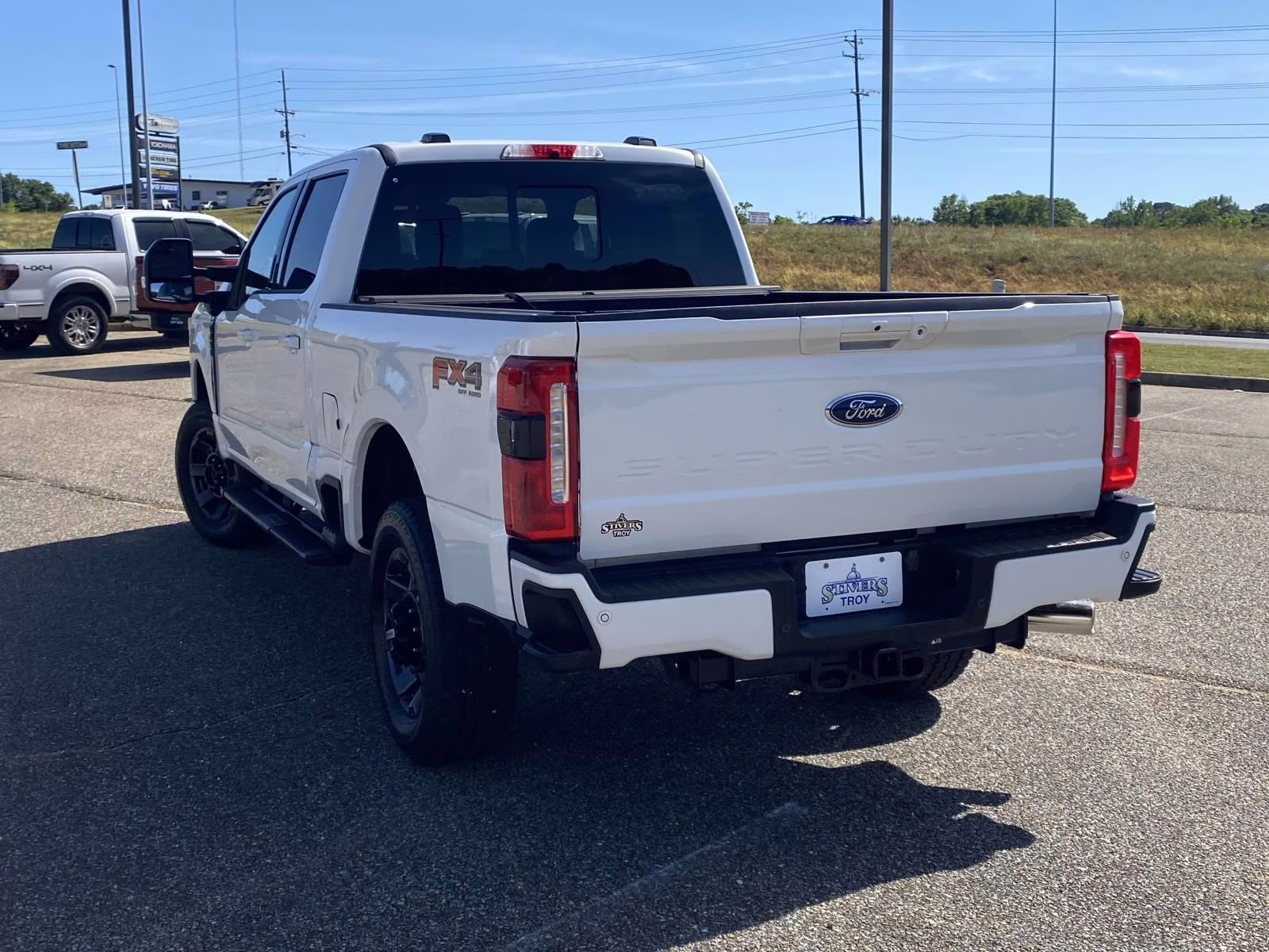 2024 White Metallic Ford Super Duty F-250 SRW Lariat 4X4 Truck