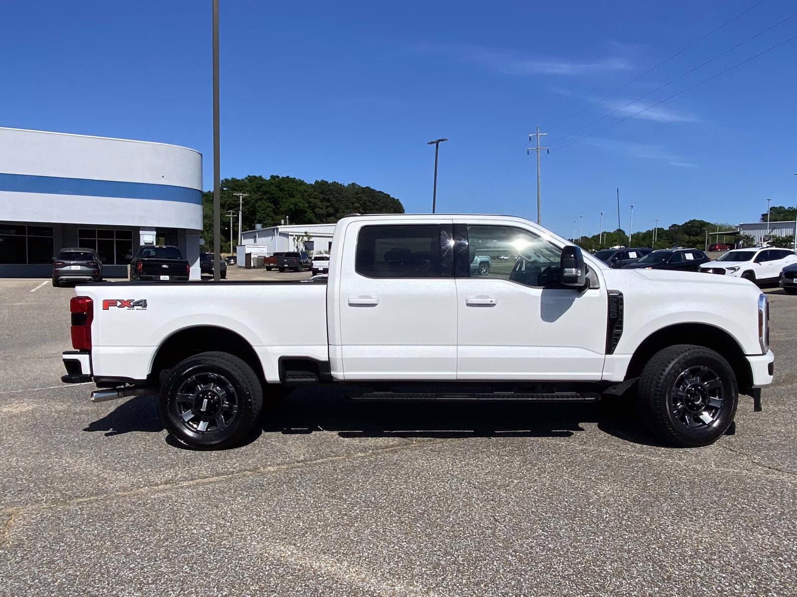 2024 White Metallic Ford Super Duty F-250 SRW Lariat 4X4 Truck