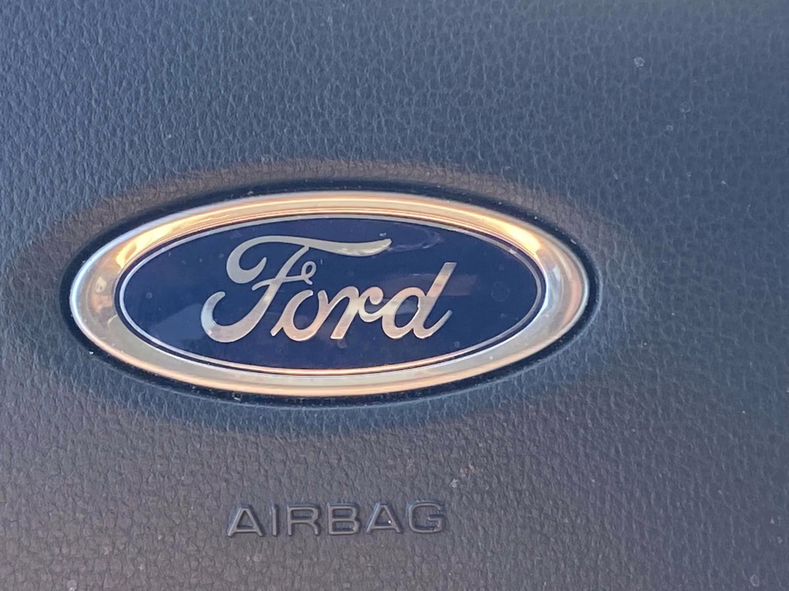 2024 White Metallic Ford Super Duty F-250 SRW Lariat 4X4 Truck