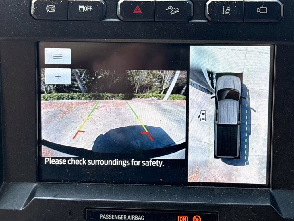 2021 Black Metallic Ford Super Duty F-350 SRW Lariat 4X4 Truck