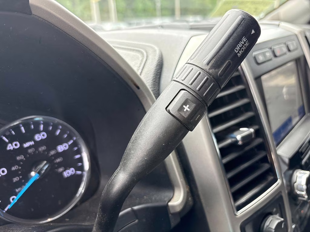 2021 Black Metallic Ford Super Duty F-350 SRW Lariat 4X4 Truck