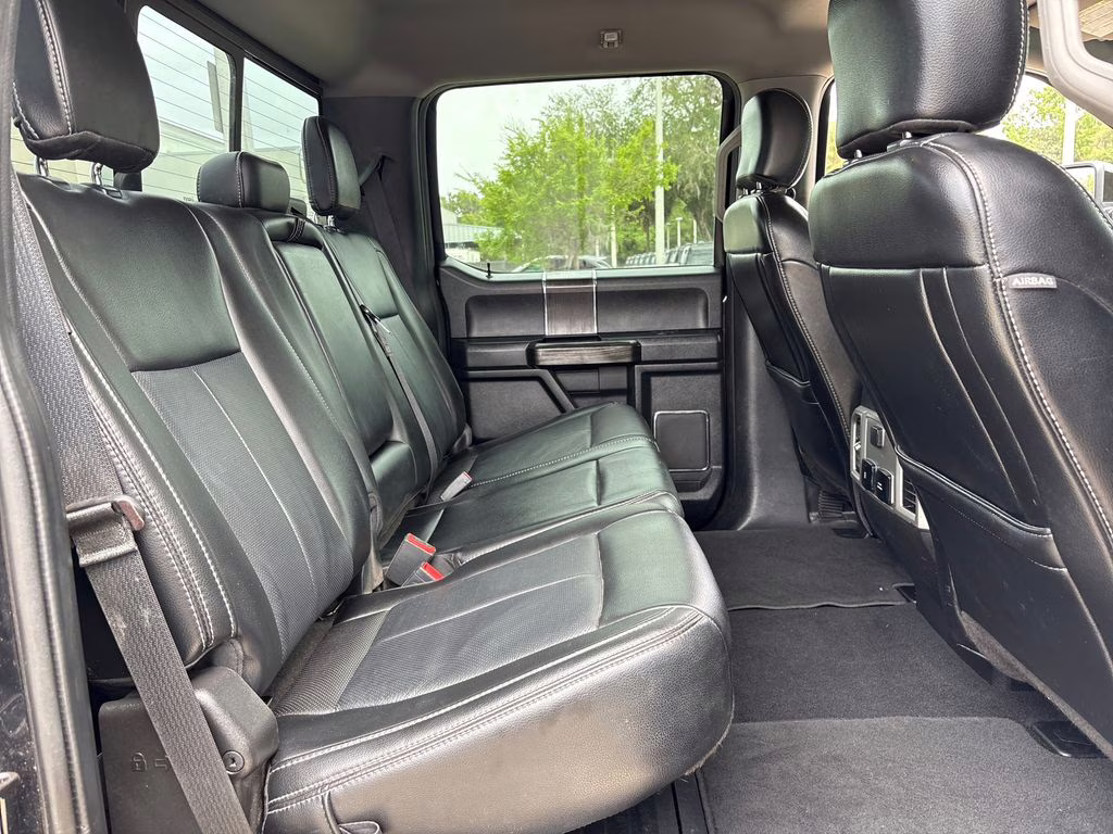 2021 Black Metallic Ford Super Duty F-350 SRW Lariat 4X4 Truck