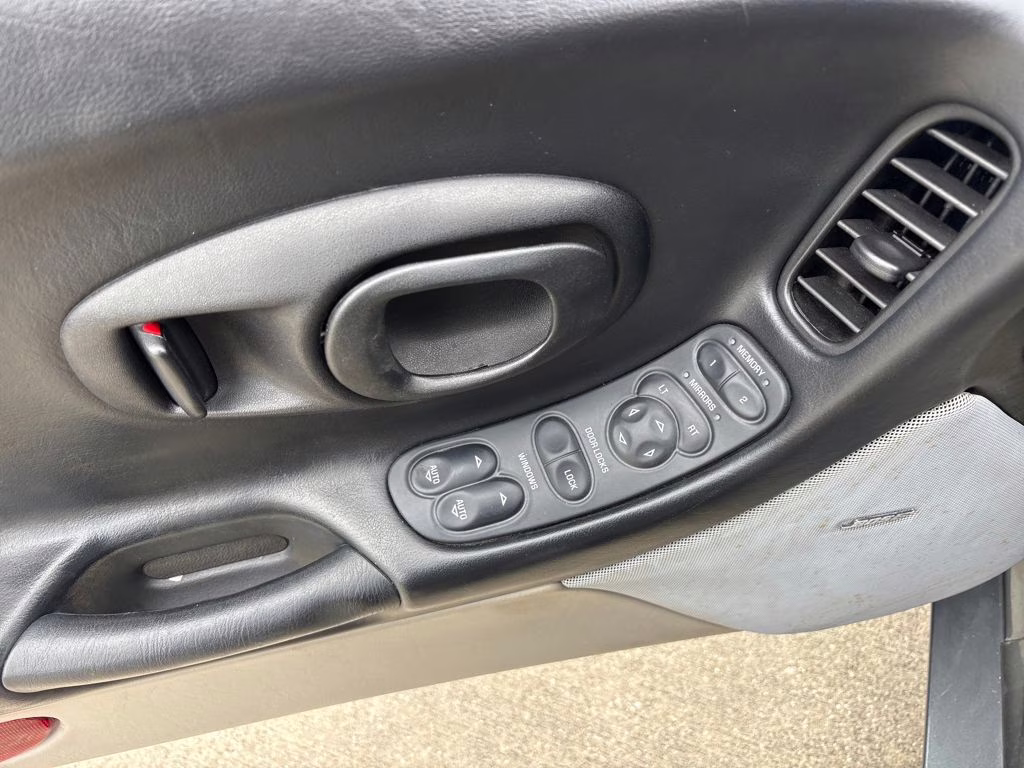 2003 Medium Spiral Gray Metallic Chevrolet Corvette Base RWD Coupe