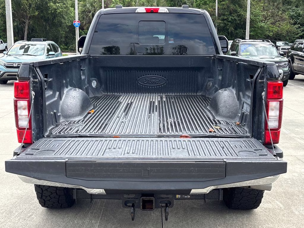 2021 Black Metallic Ford Super Duty F-350 SRW Lariat 4X4 Truck