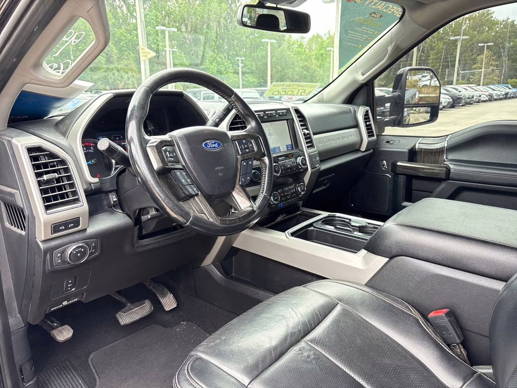 2021 Black Metallic Ford Super Duty F-350 SRW Lariat 4X4 Truck