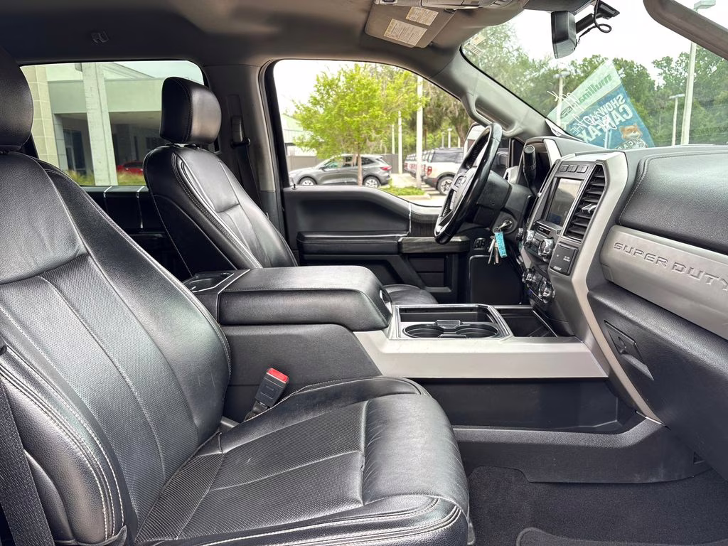 2021 Black Metallic Ford Super Duty F-350 SRW Lariat 4X4 Truck