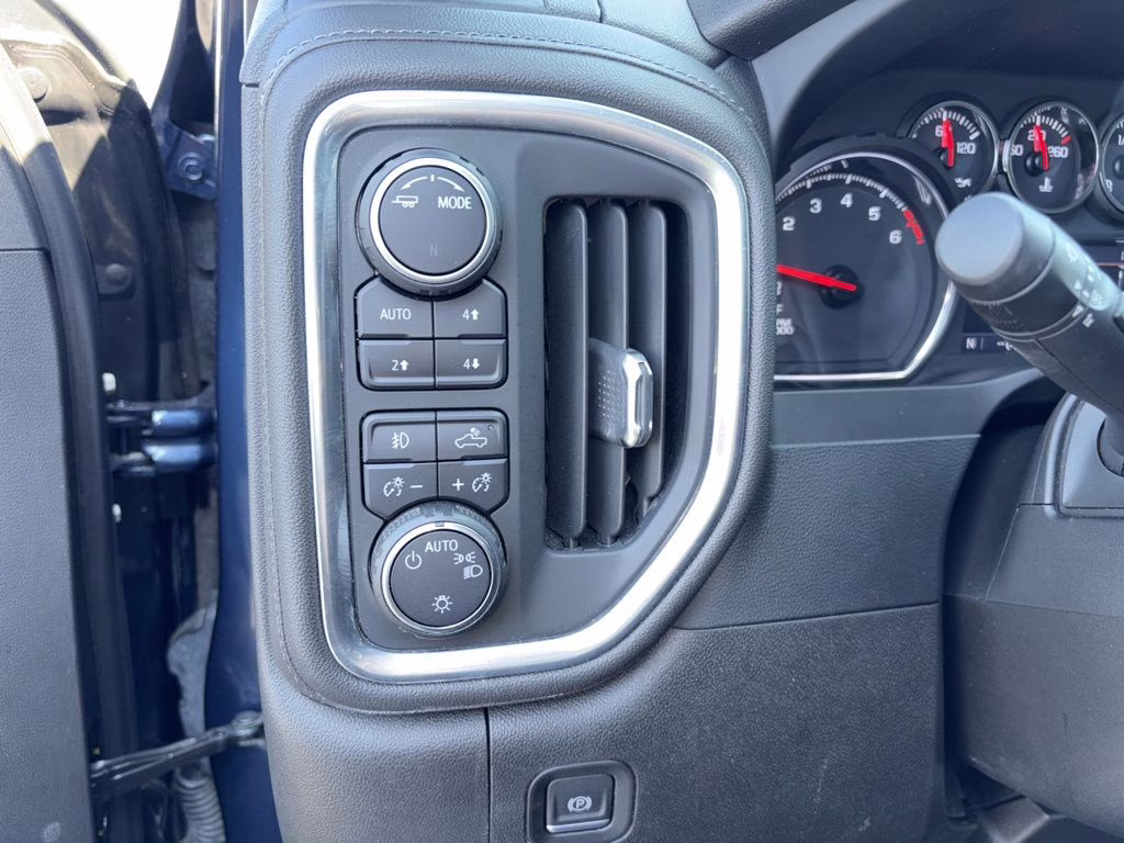 2022 Northsky Blue Metallic Chevrolet Silverado RST 4X4 Truck