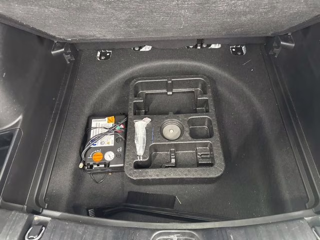 2025 Bright White Clearcoat Jeep Compass Limited 4X4 SUV