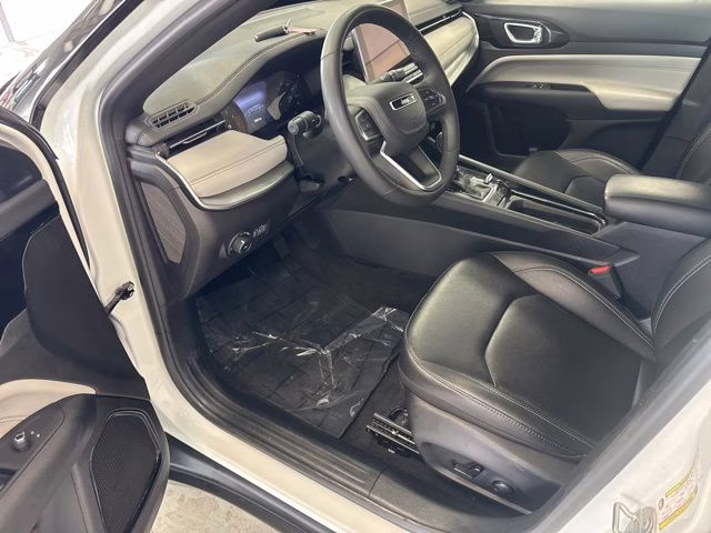 2025 Bright White Clearcoat Jeep Compass Limited 4X4 SUV