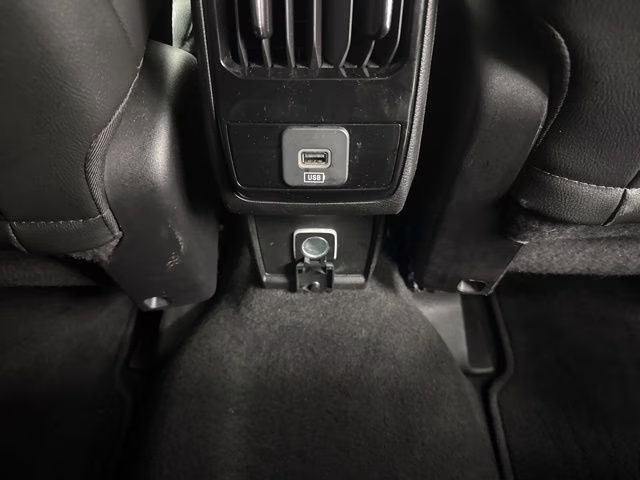 2025 Bright White Clearcoat Jeep Compass Limited 4X4 SUV