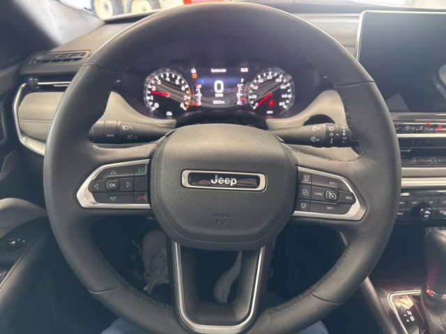 2025 Bright White Clearcoat Jeep Compass Limited 4X4 SUV