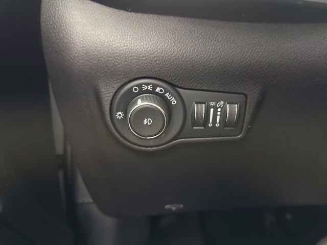 2025 Bright White Clearcoat Jeep Compass Limited 4X4 SUV