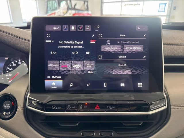 2025 Bright White Clearcoat Jeep Compass Limited 4X4 SUV