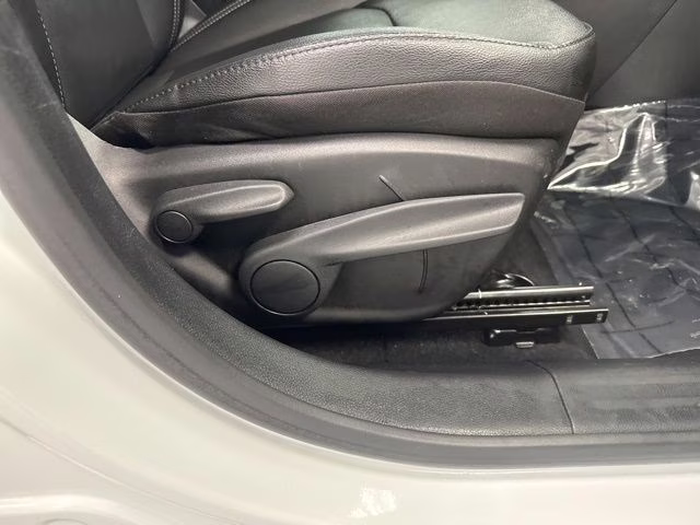 2025 Bright White Clearcoat Jeep Compass Limited 4X4 SUV