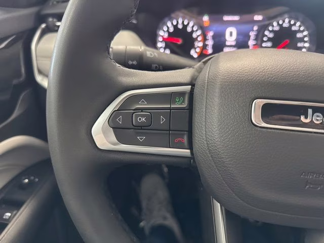 2025 Bright White Clearcoat Jeep Compass Limited 4X4 SUV