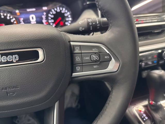 2025 Bright White Clearcoat Jeep Compass Limited 4X4 SUV