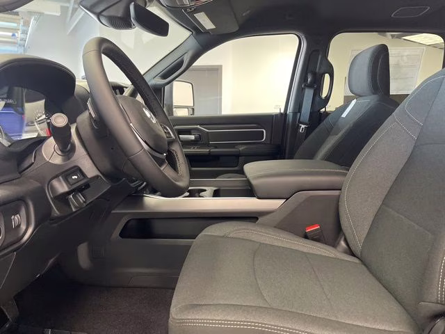 2026 Diamond Black Crystal Pearlcoat Ram 2500 Big Horn 4X4 Truck