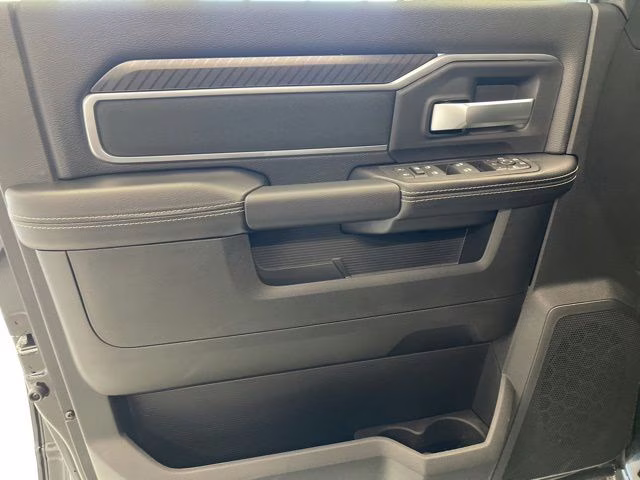 2026 Diamond Black Crystal Pearlcoat Ram 2500 Big Horn 4X4 Truck