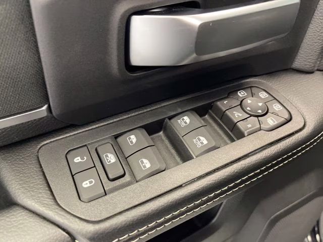 2026 Diamond Black Crystal Pearlcoat Ram 2500 Big Horn 4X4 Truck