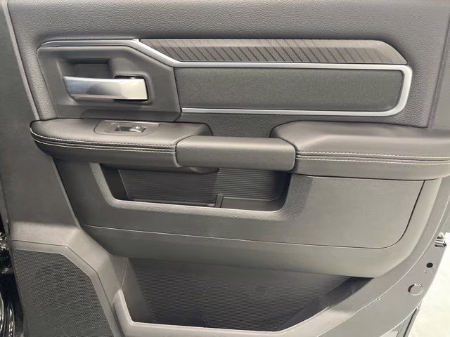 2026 Diamond Black Crystal Pearlcoat Ram 2500 Big Horn 4X4 Truck