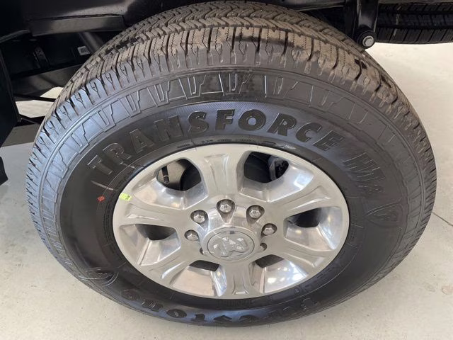 2026 Diamond Black Crystal Pearlcoat Ram 2500 Big Horn 4X4 Truck